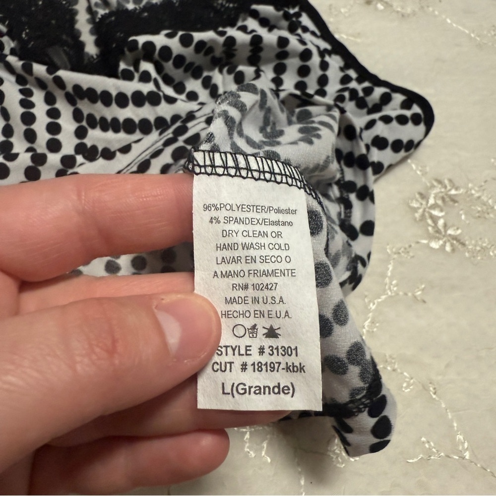 Vintage Y2K Black & White Polka Dot Crop Cami – Best for Medium (Made in USA) - Picture 3 of 4